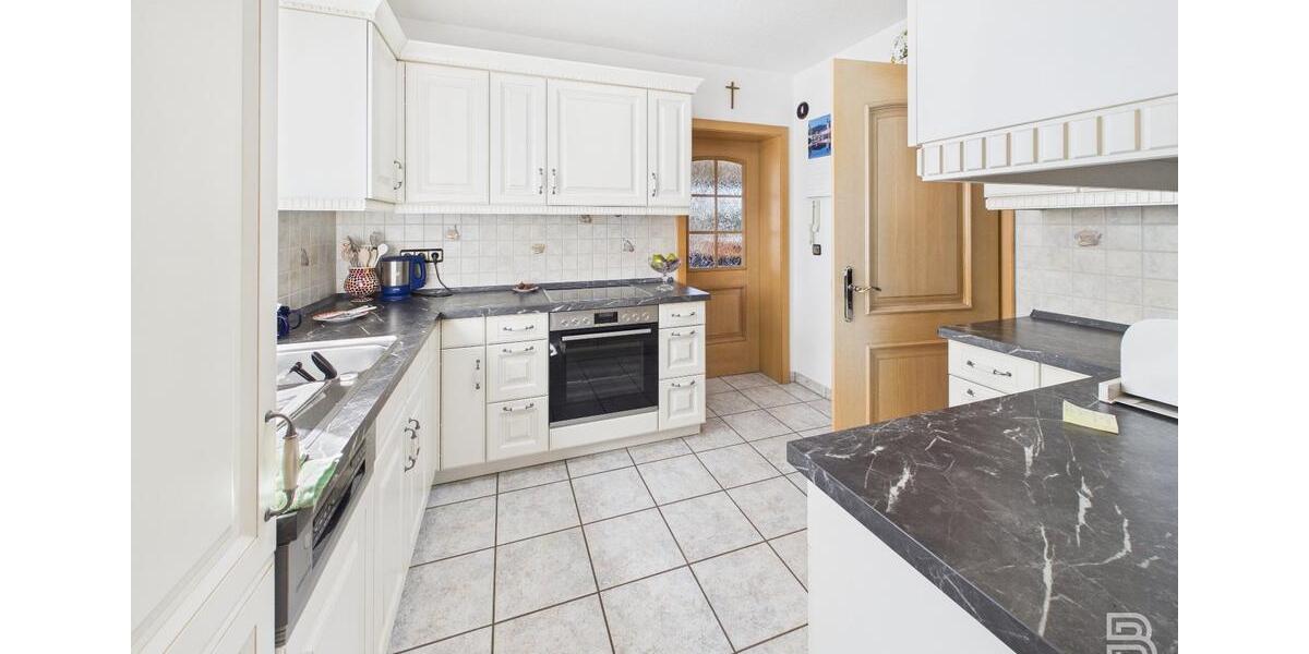 Erdgeschoßwohnung Kelheim - 3 Zimmer, 123 m&sup2;, 1.100&euro; | Angebot:26311579