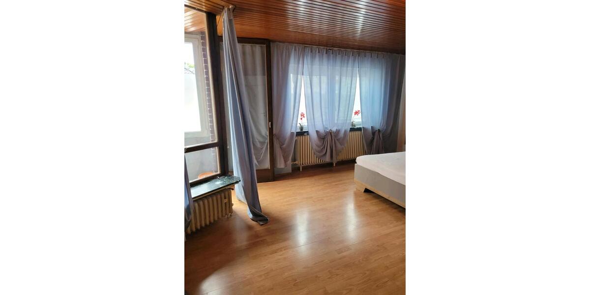 Dachgeschoßwohnung Neustadt an der Weinstraße - 3 Zimmer, 102 m&sup2;, 1.200&euro; | Angebot:25793727
