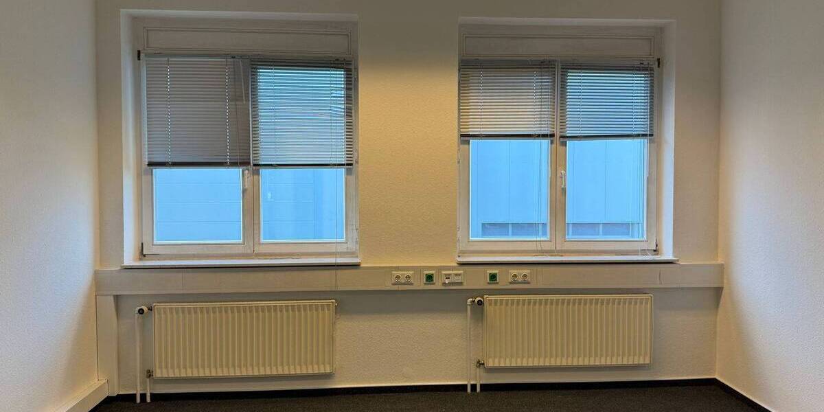 Gewerbeobjekt Oldenburg Tweelbäke - 7 Zimmer, 300 m&sup2;, 3.100&euro; | Angebot:25773824