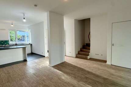 Haus Hamburg Wandsbek - 5 Zimmer, 122 m&sup2;, 2.196&euro; | Angebot:27028497