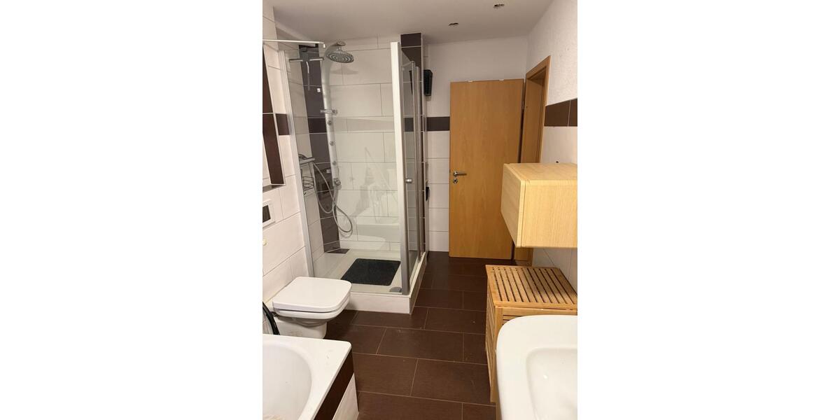 Etagenwohnung Kirchhain - 5 Zimmer, 140 m&sup2;, 1.300&euro; | Angebot:26482947