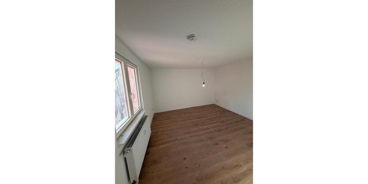 Etagenwohnung Schiffweiler - 1 Zimmer, 4 m&sup2;, 500&euro; | Angebot:26086376