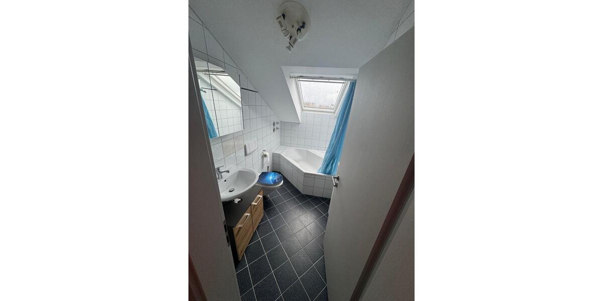 Dachgeschoßwohnung Leinfelden-Echterdingen Echterdingen - 3 Zimmer, 76 m&sup2;, 1.100&euro; | Angebot:26624331