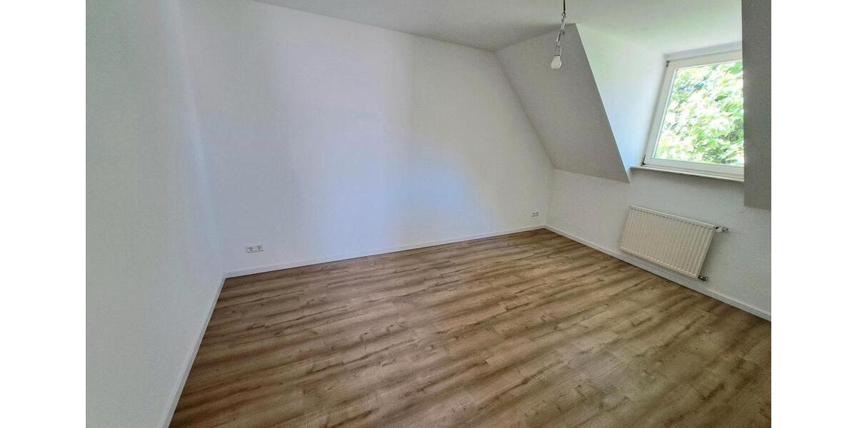 Bungalow Landau in der Pfalz - 8 Zimmer, 219 m&sup2;, 2.650&euro; | Angebot:26445773