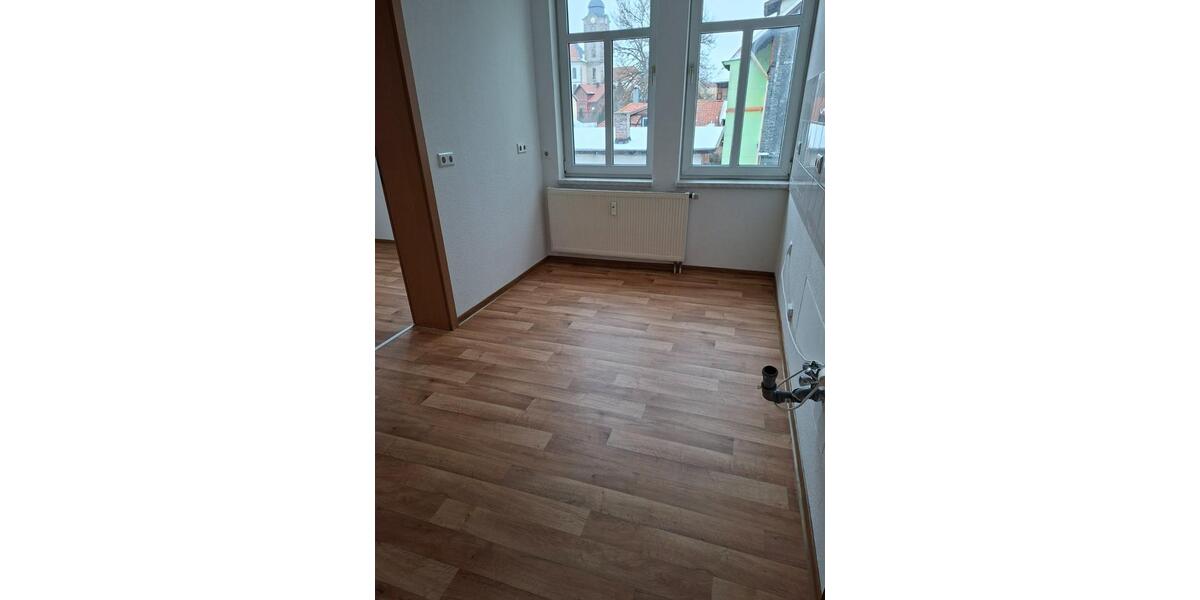 Etagenwohnung Hildburghausen - 4 Zimmer, 74 m&sup2;, 450&euro; | Angebot:25062052