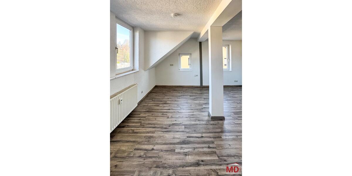 Dachgeschoßwohnung Oelsnitz (Erzgebirge) - 5 Zimmer, 95 m&sup2;, 550&euro; | Angebot:26152231