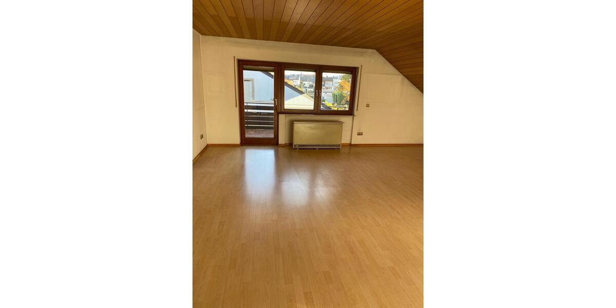 Helle 3-Zimmer Dachgeschosswohnung in Filderstadt Plattenhardt 3 zimmer