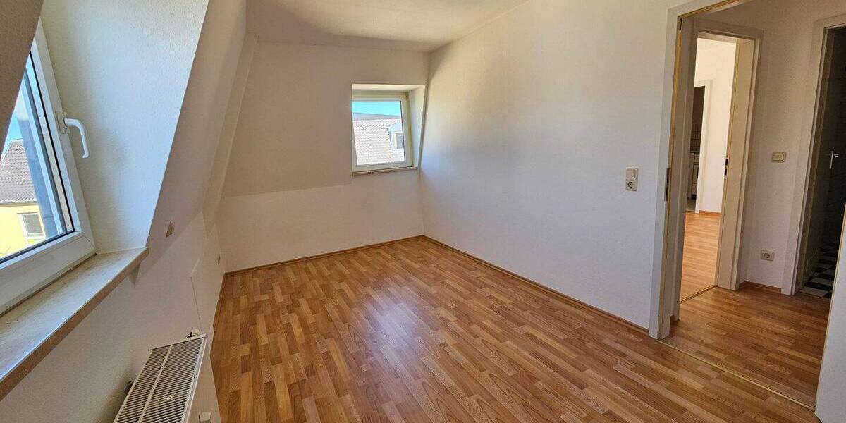 Etagenwohnung Dresden Löbtau-Süd - 2 Zimmer, 38 m&sup2;, 380&euro; | Angebot:26731231