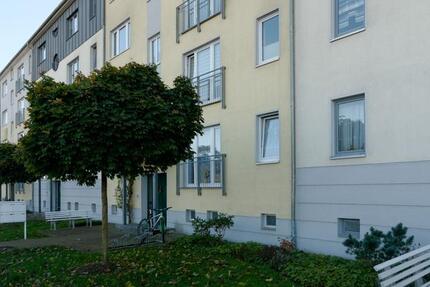 Helle und geräumige 2-Zimmer Wohnung mit großem Balkon!