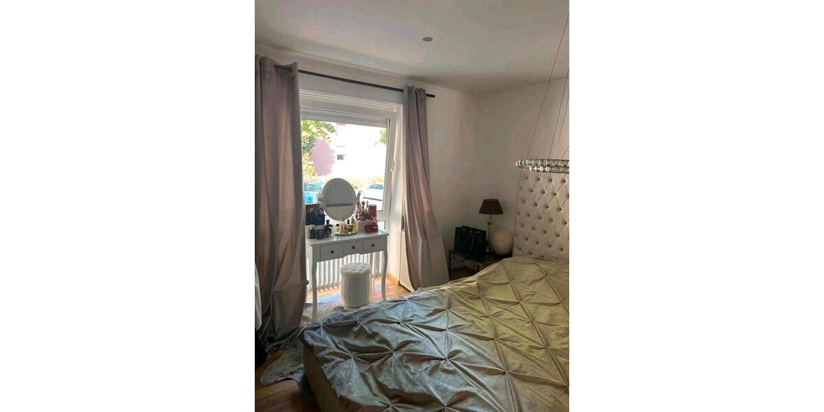 Einfamilienhaus Düsseldorf Stadtbezirk 8 - 5 Zimmer, 170 m&sup2;, 2.999&euro; | Angebot:26689657