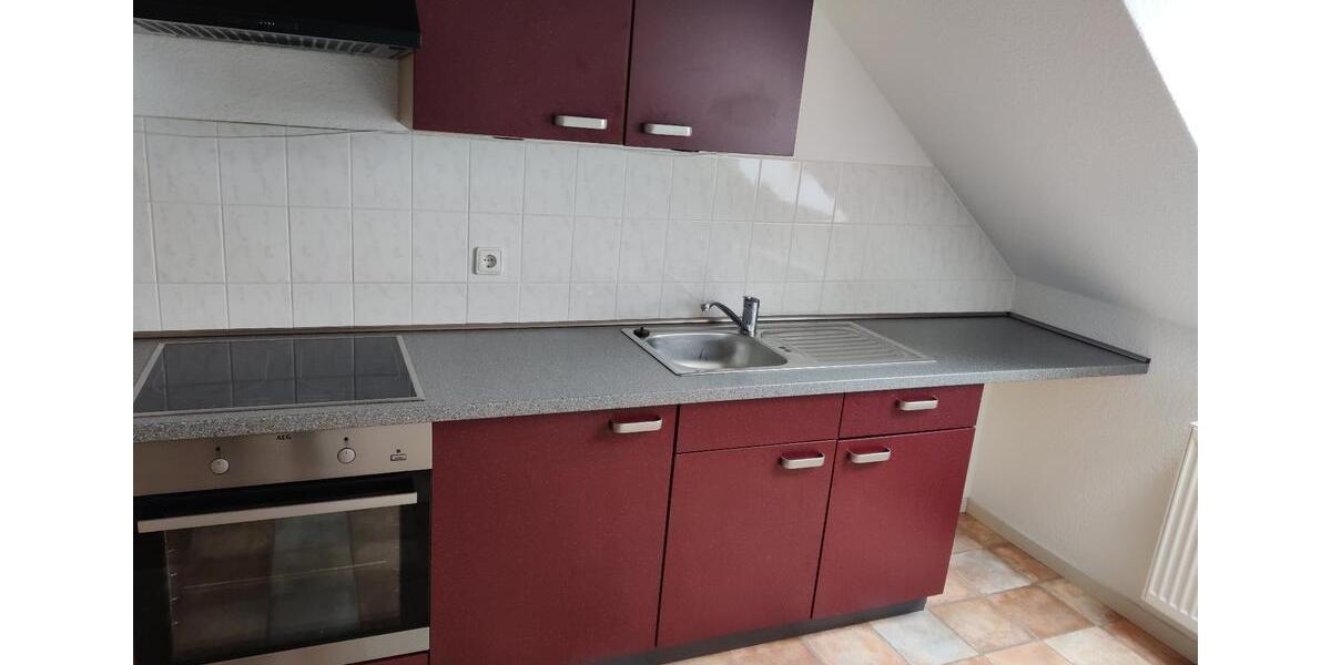 Dachgeschoßwohnung Limbach-Oberfrohna Oberfrohna - 3 Zimmer, 73 m&sup2;, 470&euro; | Angebot:25102811