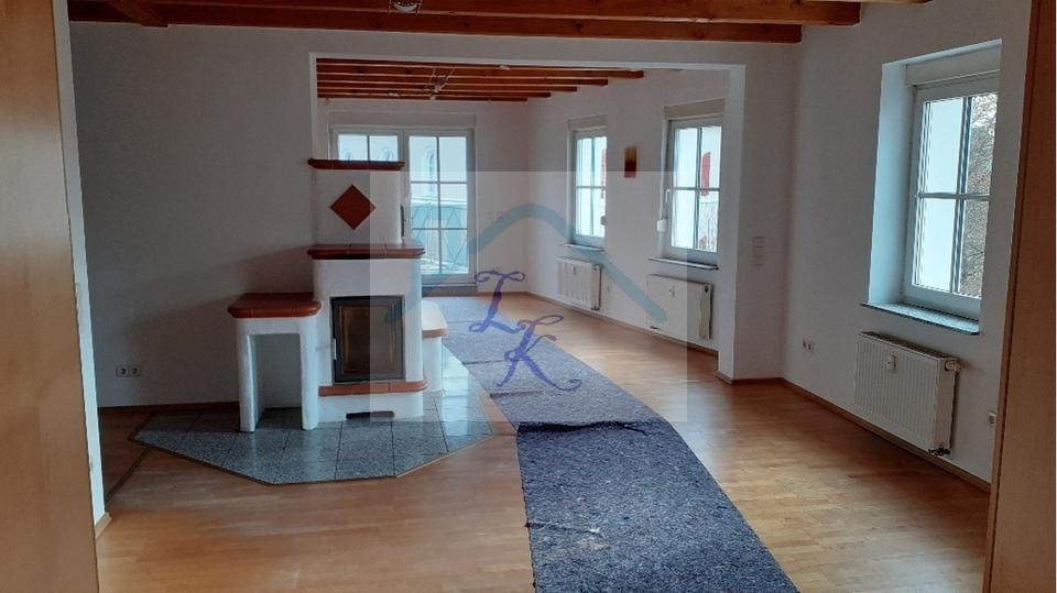 Maisonette Wohnung mit offenem Wohnkonzept in Röslau zu vermieten. 6 zimmer