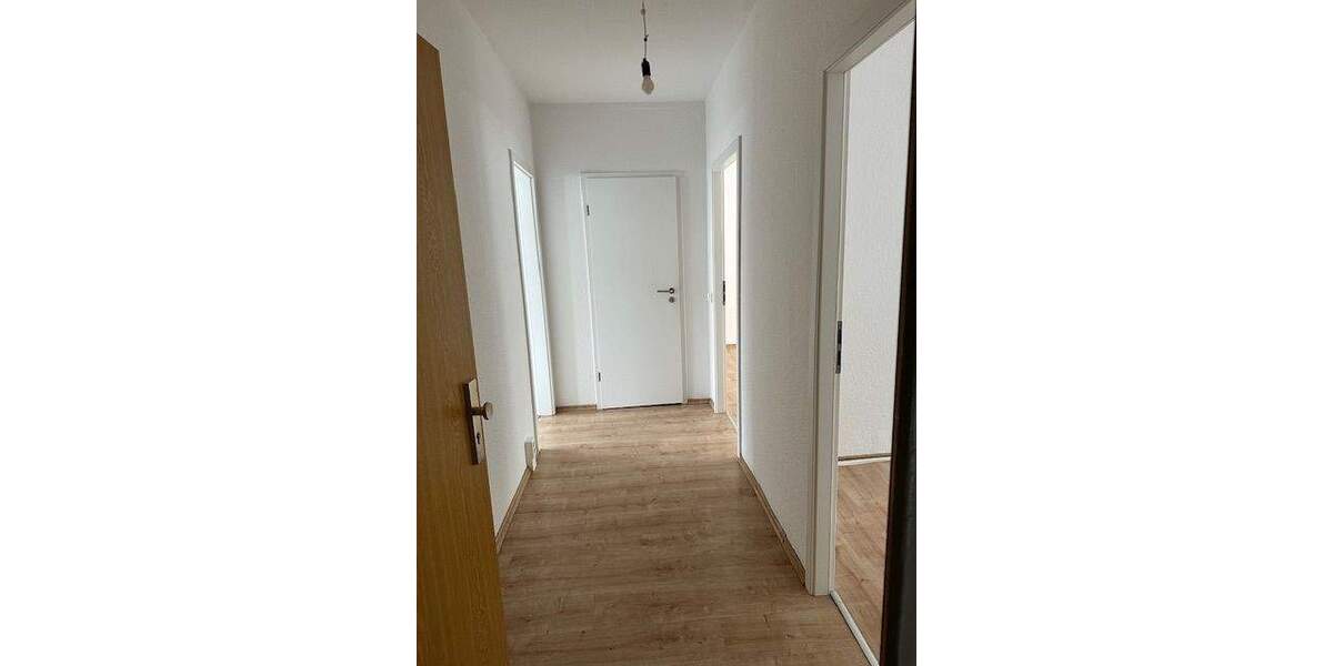 Etagenwohnung Magdeburg Neu Olvenstedt - 3 Zimmer, 70 m&sup2;, 420&euro; | Angebot:25666261