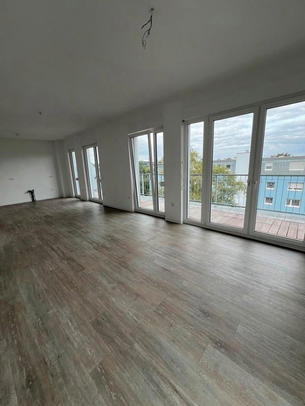 Großzügige 2-Zimmer Penthouse Wohnung in der Südstadt