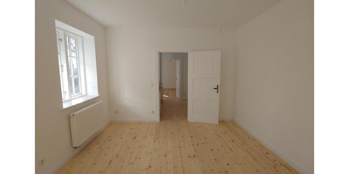 Einfamilienhaus Barkelsby - 7 Zimmer, 215 m&sup2;, 2.150&euro; | Angebot:25976841