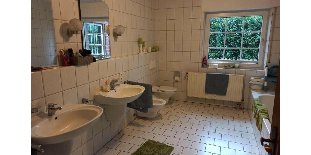 Dachgeschoßwohnung Garrel - 5 Zimmer, 120 m&sup2;, 850&euro; | Angebot:26030381