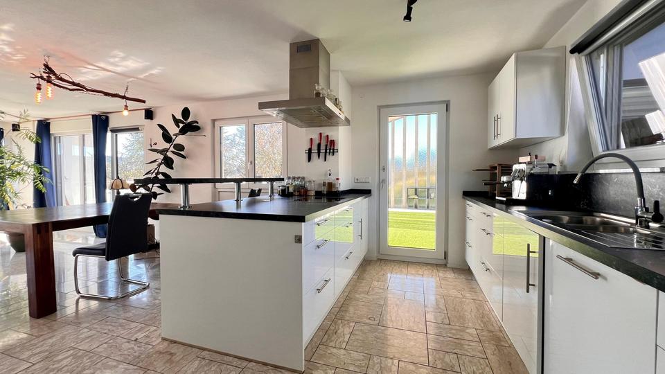 Erdgeschoßwohnung Tuttlingen - 4.5 Zimmer, 158 m&sup2;, 1.580&euro; | Angebot:25430708