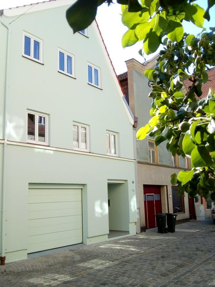 Tolle Möblierte Altstadt Wohnung (befristet max 1 Jahr) - Garage