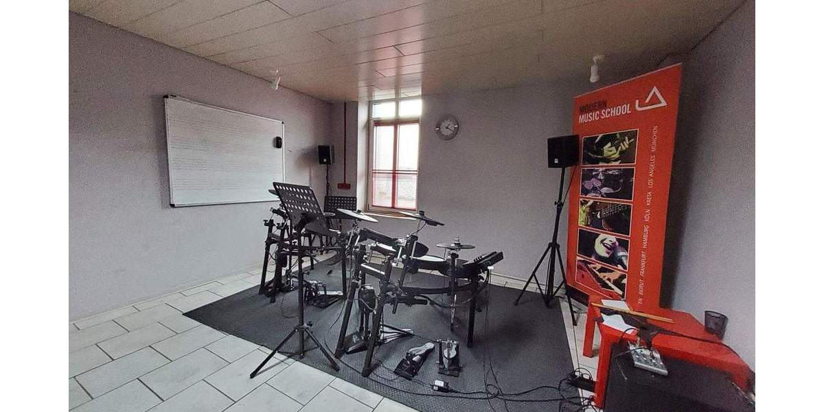 MERZIG-STADTNAH - GEWERBEFLÄCHE MIT CA. 106 m² - 4 ZIMMER UND GETRENNTE WCs 4 zimmer