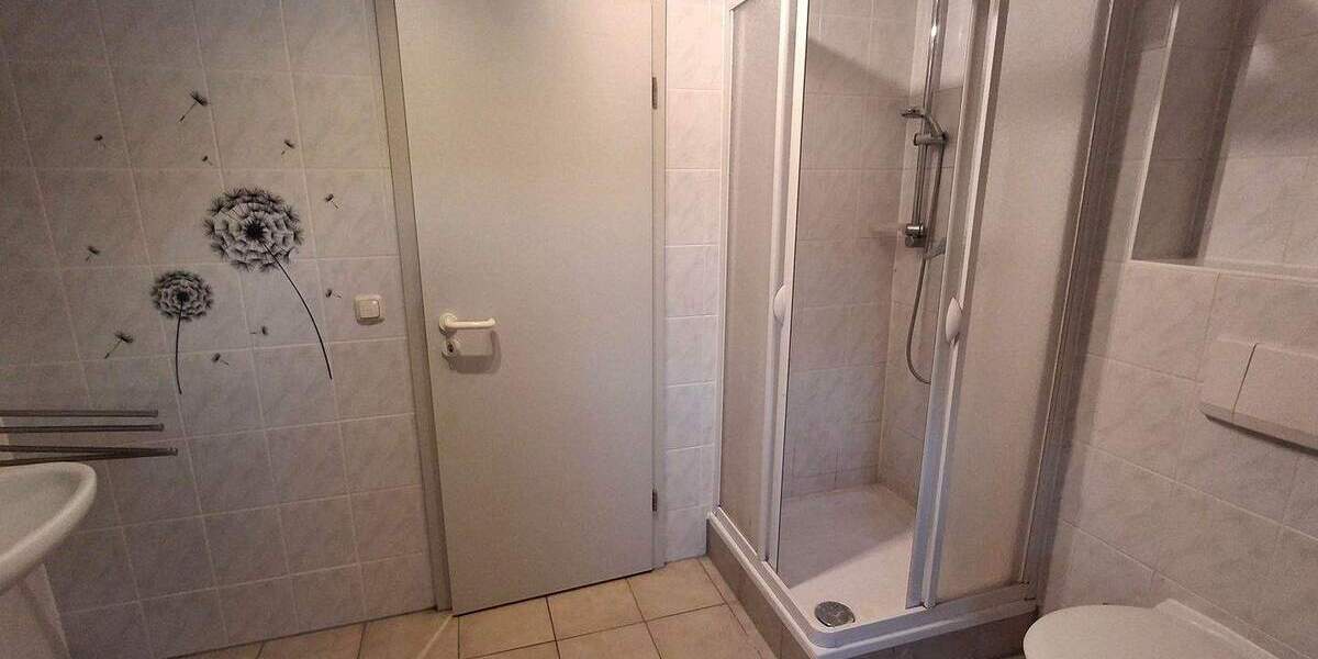 Etagenwohnung Hildburghausen Wallrabs - 2 Zimmer, 72 m&sup2;, 480&euro; | Angebot:25797422