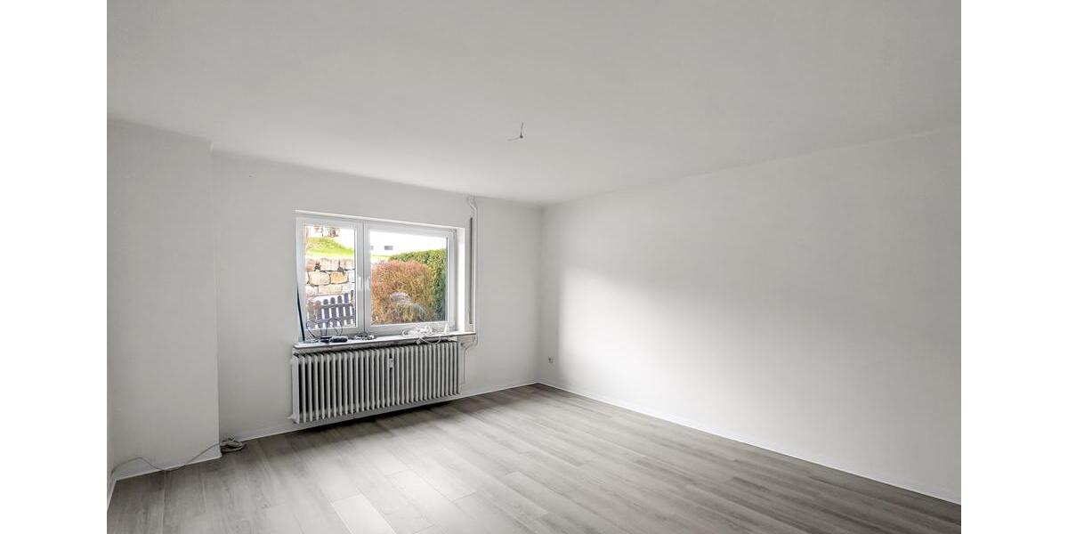 Erstbezug nach Sanierung – Großzügige Erdgeschosswohnung mit 6 Zimmern & Garage 6 zimmer