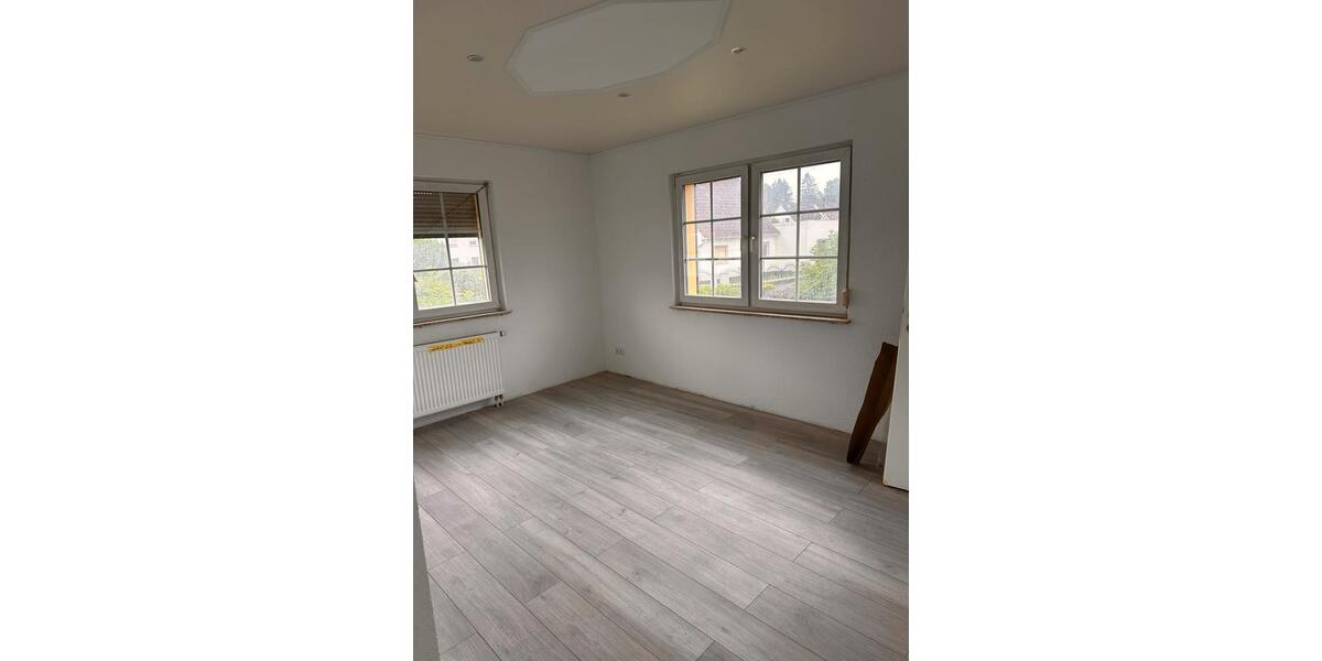 Erdgeschoßwohnung Friedberg (Hessen) - 4 Zimmer, 100 m&sup2;, 1.300&euro; | Angebot:24802301