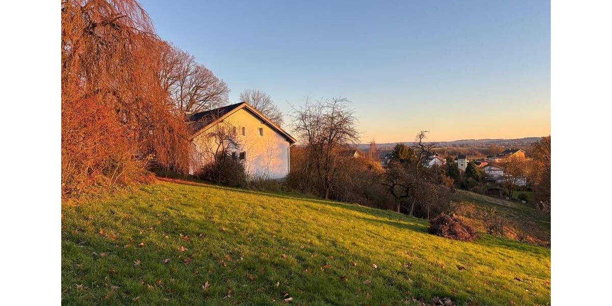 Erdgeschoßwohnung Hennef (Sieg) - 3 Zimmer, 150 m&sup2;, 1.350&euro; | Angebot:23187597