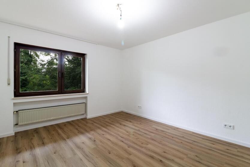 Renovierte 2-Zimmer Wohnung in ruhiger Lage von Pellingen 2 zimmer
