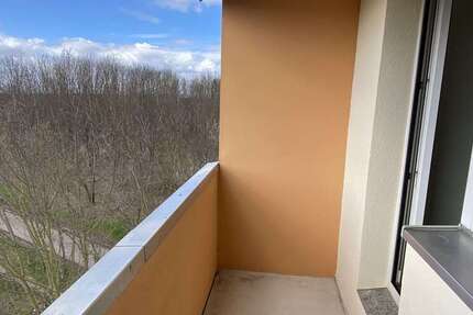 Wohnung zum Mieten in Merseburg 350 € 66.16 m²