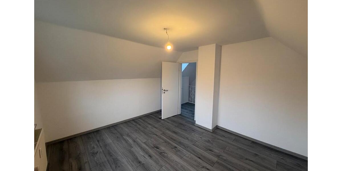 Etagenwohnung Braunschweig Wabe-Schunter-Beberbach - 3 Zimmer, 90 m&sup2;, 1.500&euro; | Angebot:26249586