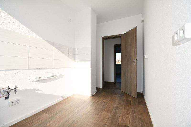 Etagenwohnung Riesa Gröba - 3 Zimmer, 66 m&sup2;, 450&euro; | Angebot:25865588