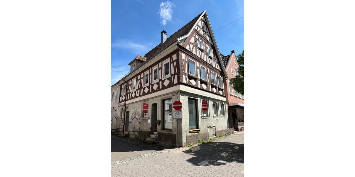 Dachgeschoßwohnung Lauffen am Neckar - 1 Zimmer, 6 m&sup2;, 400&euro; | Angebot:26532465