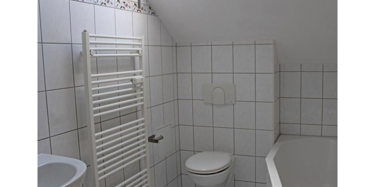 Dachgeschoßwohnung Arnstadt - 3 Zimmer, 81 m&sup2;, 589&euro; | Angebot:23355541