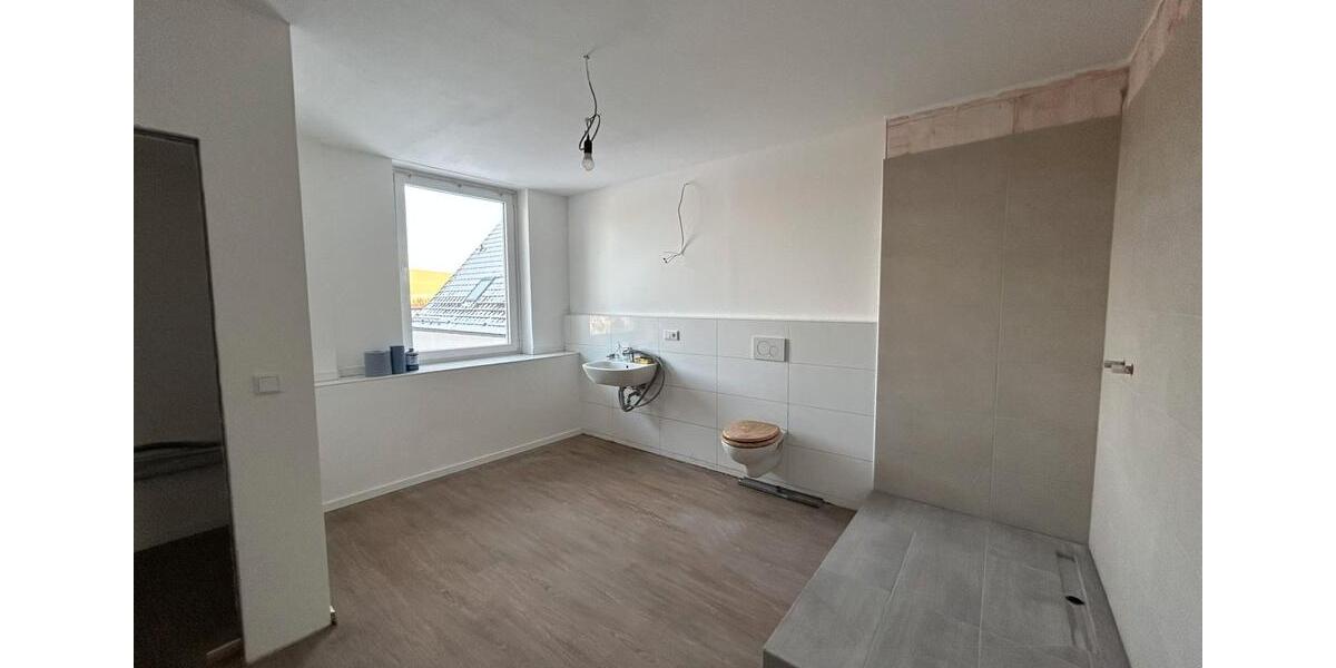 Dachgeschoßwohnung Arnsberg Rusch - 4 Zimmer, 140 m&sup2;, 1.400&euro; | Angebot:23358348