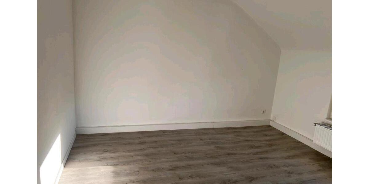 Dachgeschoßwohnung Duisburg Duisburg-Mitte - 2 Zimmer, 37 m&sup2;, 425&euro; | Angebot:26481166