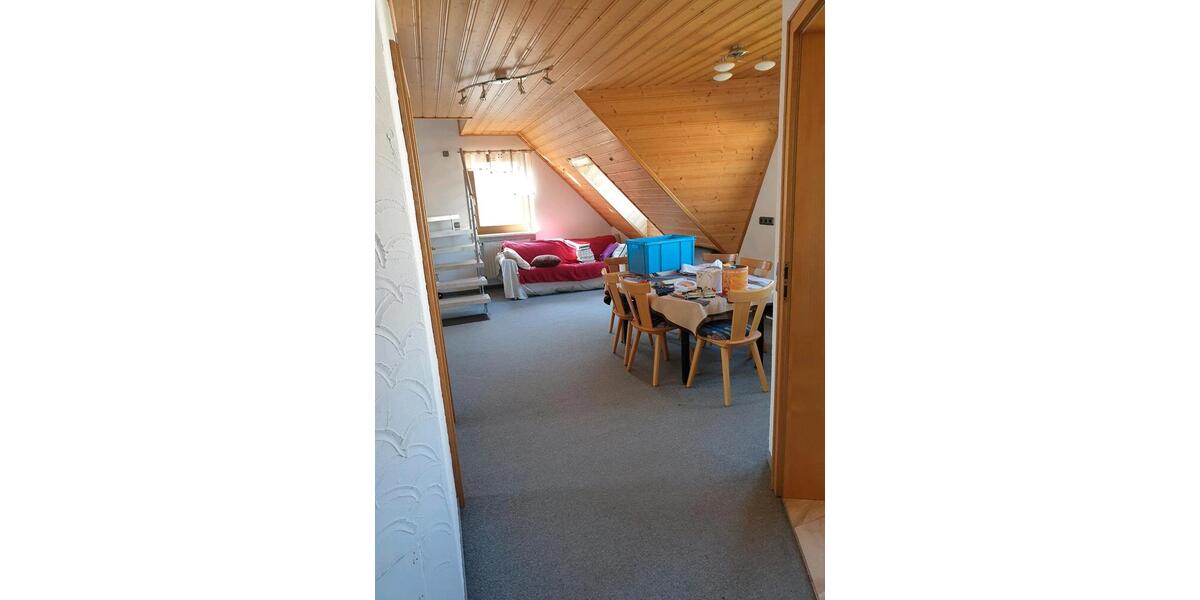 Neu renovierte 5 Zimmer Wohnung Mietshaus Mietwohnung 6 zimmer
