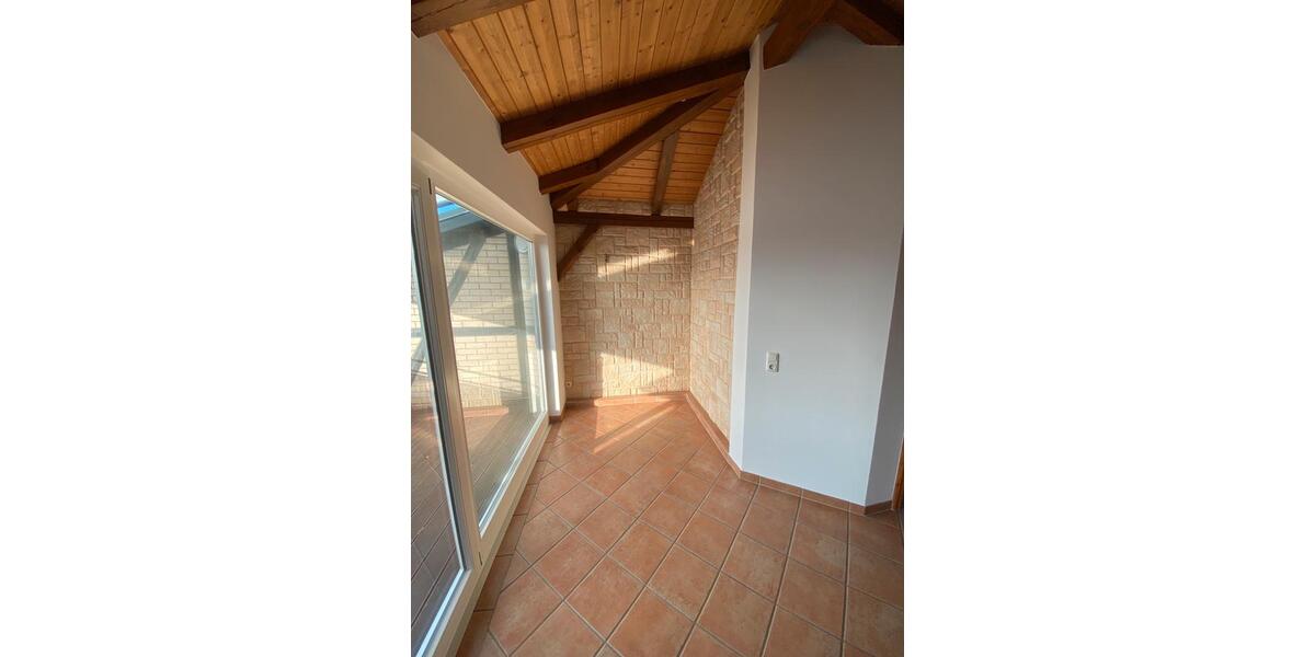 Dachgeschoßwohnung Parchim - 3 Zimmer, 105 m&sup2;, 1.195&euro; | Angebot:25832046