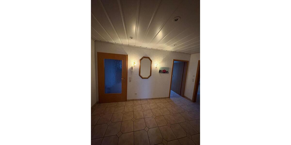 Dachgeschoßwohnung Scheßlitz - 3 Zimmer, 85 m&sup2;, 600&euro; | Angebot:24742089