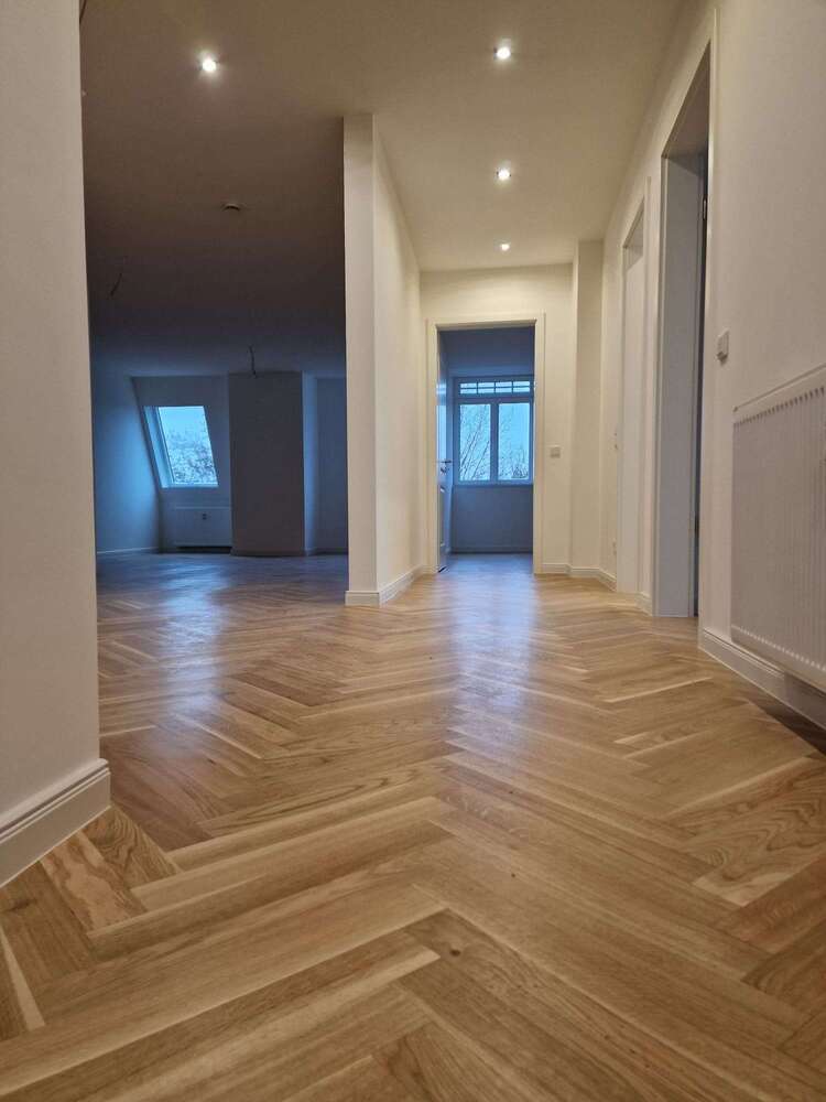 Wohnung zum Mieten in Zwickau 700 € 122 m²