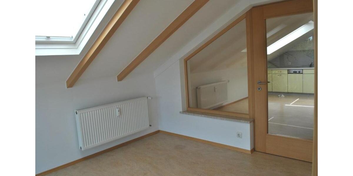 Dachgeschoßwohnung Deggendorf - 3.5 Zimmer, 800&euro; | Angebot:23243892