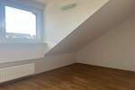 Schicke 3-Zimmer-Wohnung im Dachgeschoss in Frankfurt - Goldstein zimmer