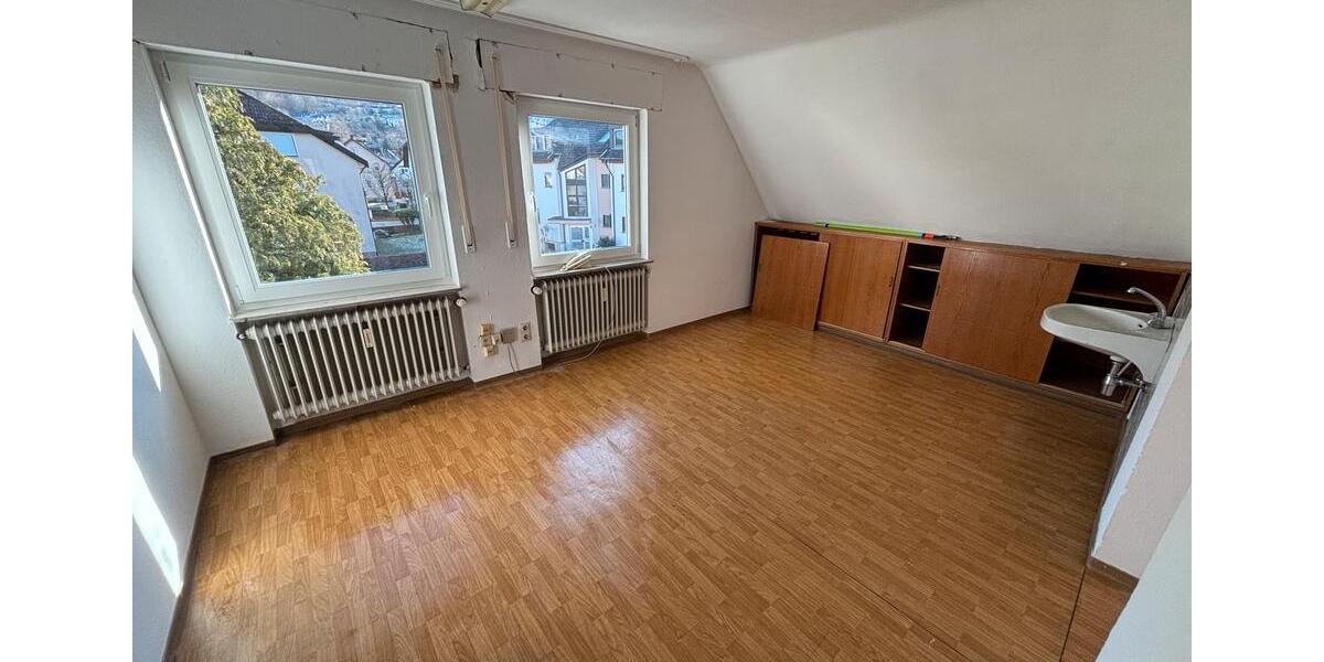 Dachgeschoßwohnung Heubach - 5 Zimmer, 100 m&sup2;, 1.230&euro; | Angebot:24688271