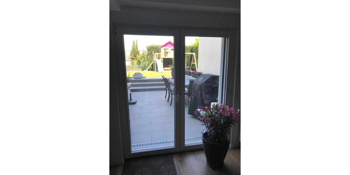 Dachgeschoßwohnung Essen Stadtbezirk III - 4 Zimmer, 93 m&sup2;, 1.300&euro; | Angebot:24803203