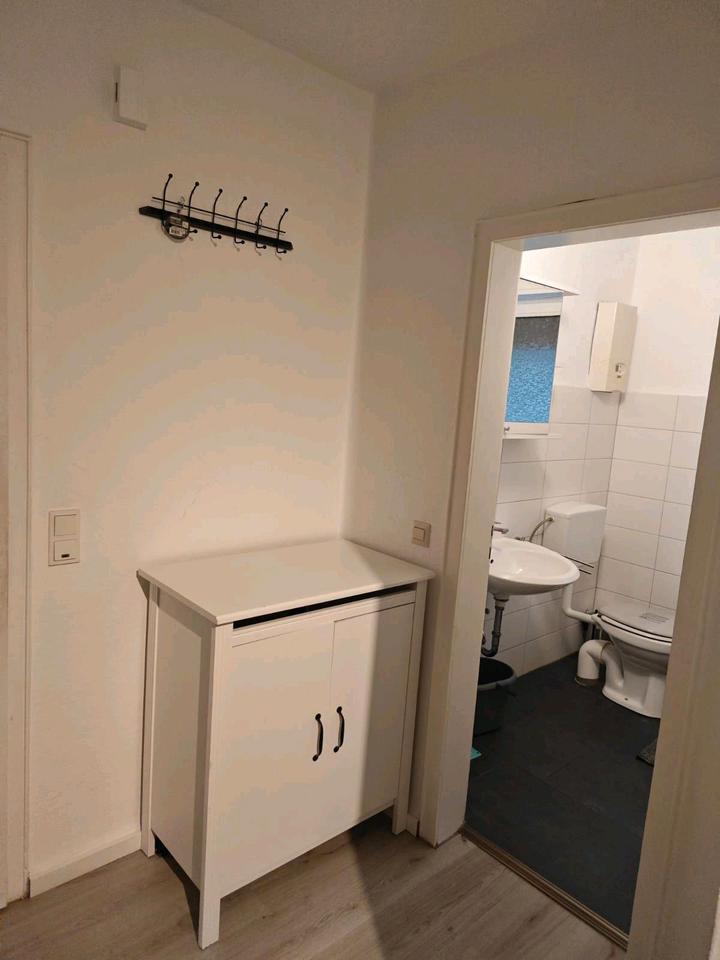 MonteurWohnungen 3 SchlafZimmer Bad Küche WohnZimmer balkon