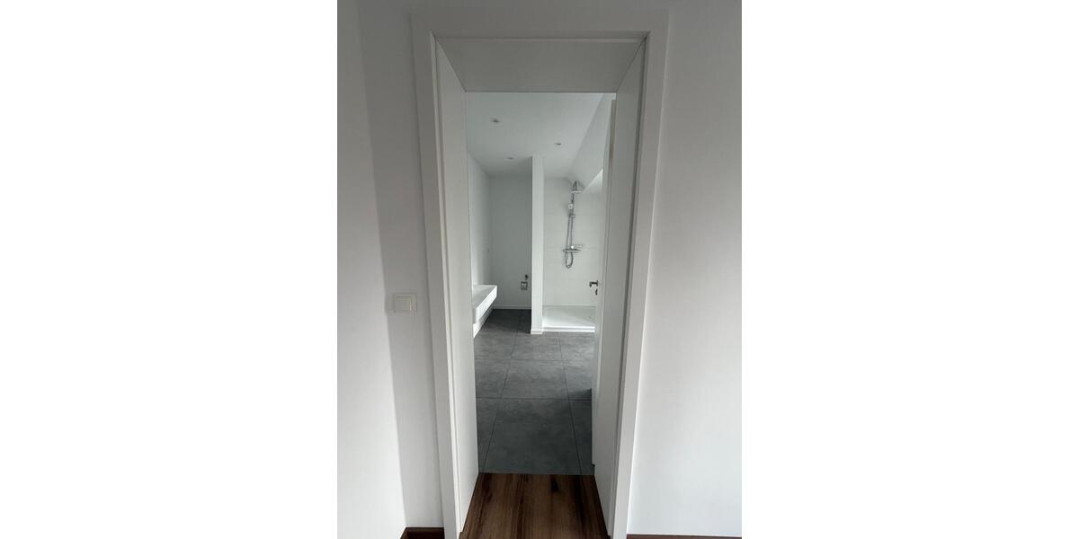 Zentrale 4-Zimmer Wohnung mit Balkon und Stellplatz 4 zimmer