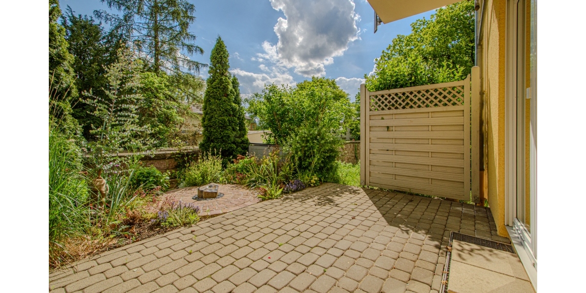 NEU MODERNISIERT – TERRASSE – GARTENANTEIL – DUSCHBAD MIT FENSTER – PKW-STELLPLATZ - Terrassenwohnung Radebeul Radebeul | Angebot:26760178