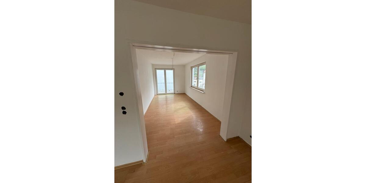 Etagenwohnung Albstadt - 2 Zimmer, 66 m&sup2;, 900&euro; | Angebot:26636271