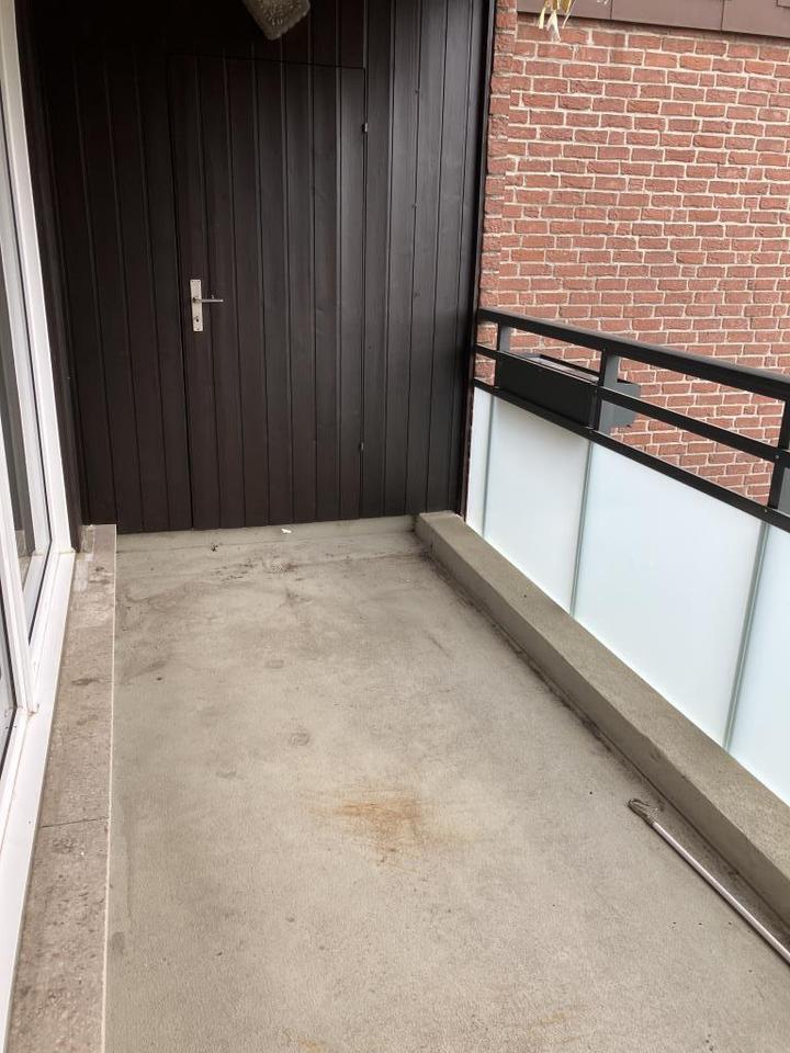 Bei VIVAWEST die Sonnenstrahlen auf dem eigenen Balkon genießen. zimmer