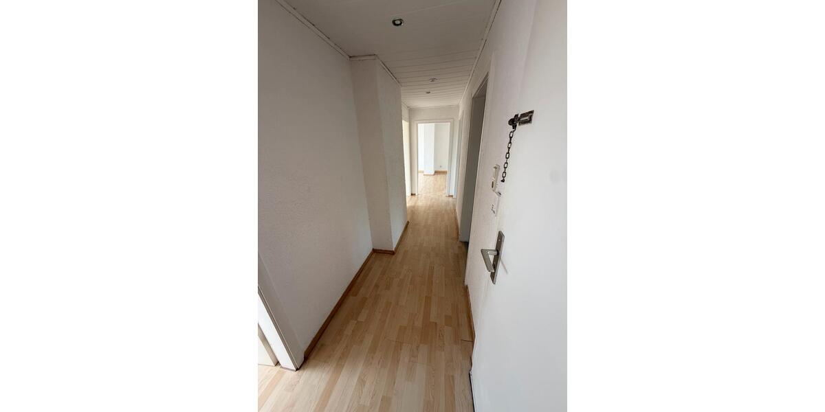 Dachgeschoßwohnung Völklingen - 2 Zimmer, 83 m&sup2;, 550&euro; | Angebot:26548104