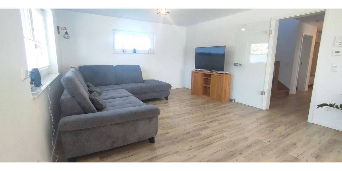 Einfamilienhaus Oberreichenbach - 5 Zimmer, 177 m&sup2;, 2.800&euro; | Angebot:26657299